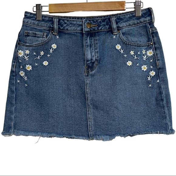 LOTTIE MOSS DENIM JEAN‎ DAISY EMBROIDERED RAW HEM WOMEN’S SKIRT SIZE 27 - Picture 1 of 11